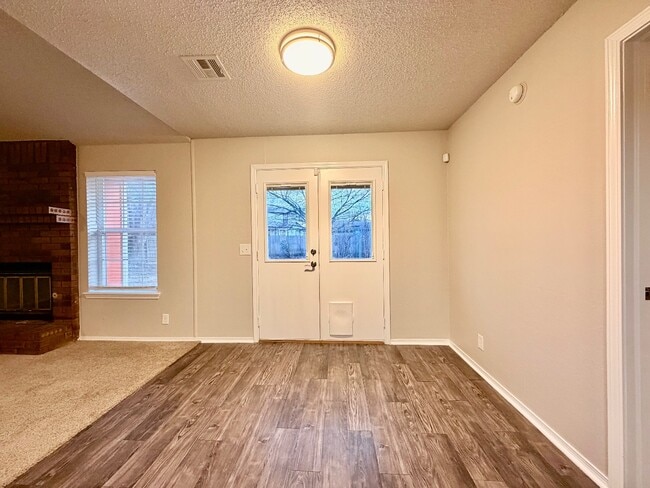 Building Photo - 10802 E 101st St N