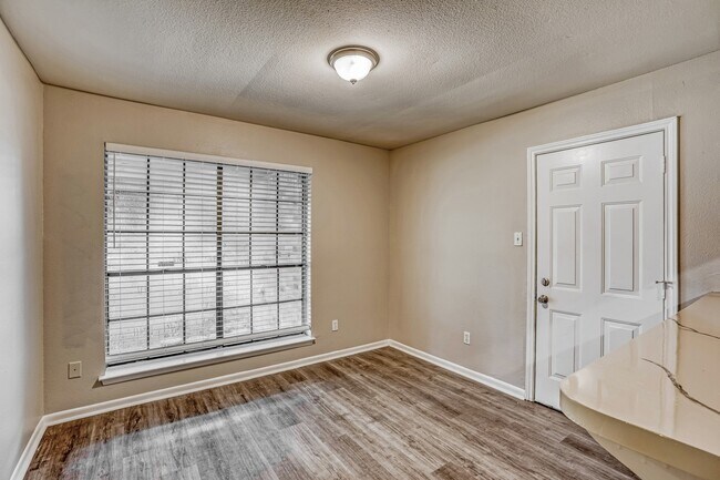 Building Photo - 18742 Glen Briar Ln