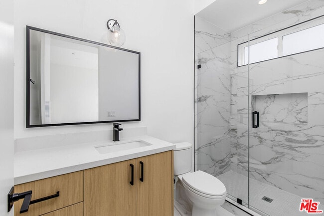 Building Photo - 11241 Morrison St