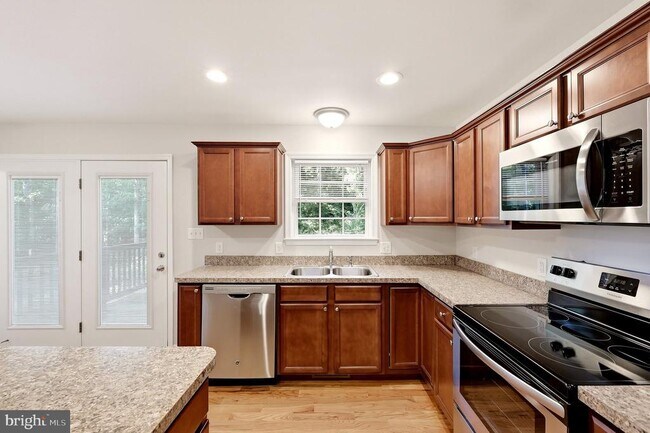 Building Photo - 101 Brier Rabbit Ct