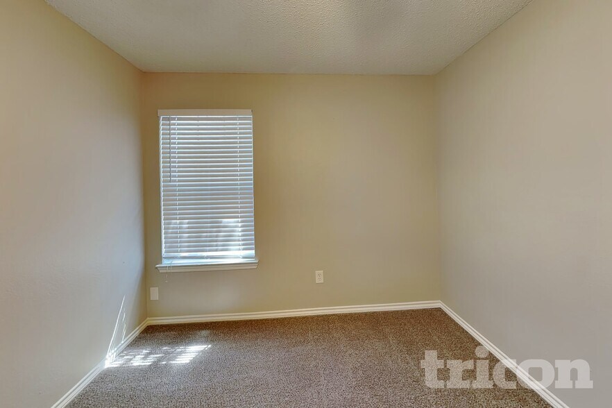 Building Photo - 2329 Belton Dr