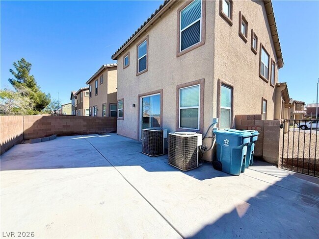 Building Photo - 4556 Hearts Desire Ave