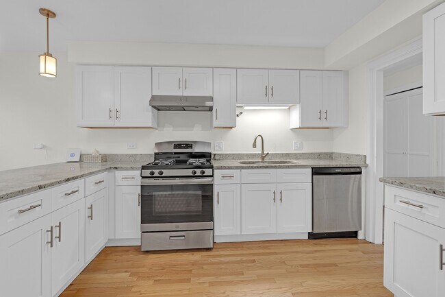 Building Photo - 5018 Dobson St