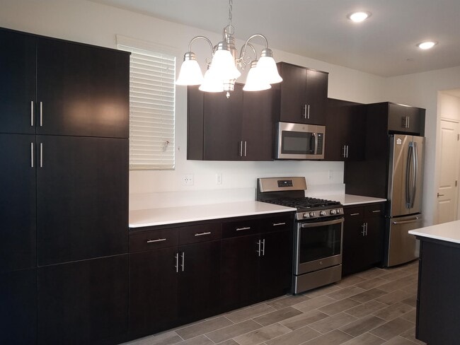 Building Photo - 1945 Kelly Ln