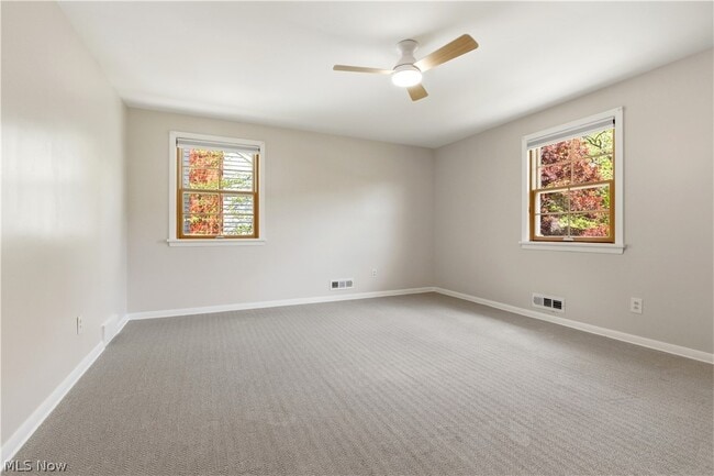 Building Photo - 2056 Laurel Hill Dr