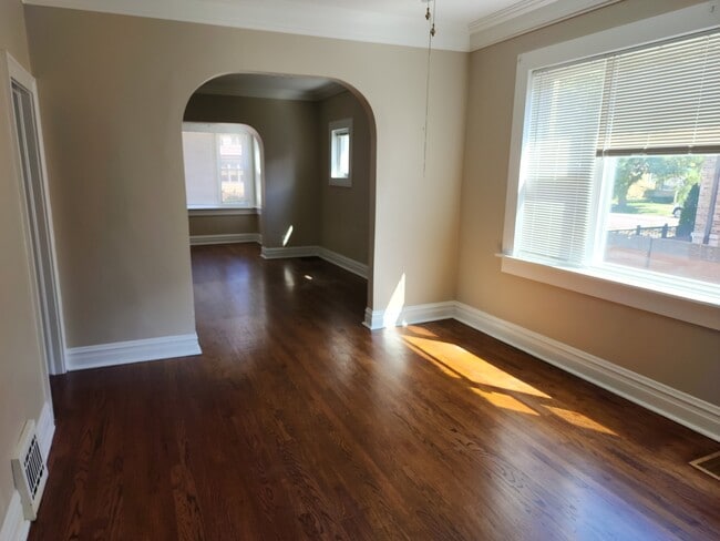 Building Photo - 5808 N Navarre Ave