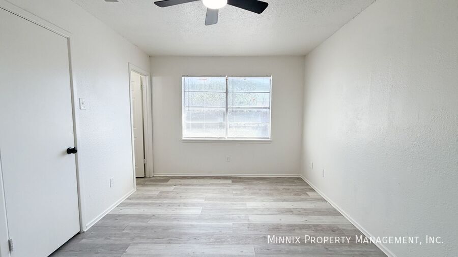 Building Photo - 4615 Grinnell St