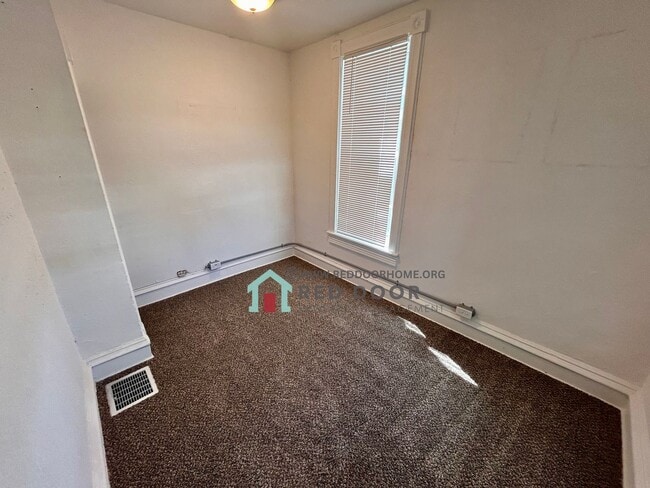 Building Photo - 612 1st Ave SW