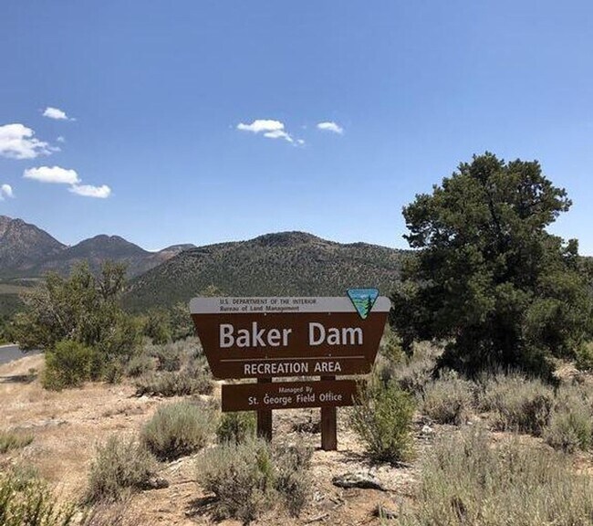 Building Photo - Truly unique and one of a kind Baker Reservoir home. Price Reduced! 3-Month Lease Option Available!