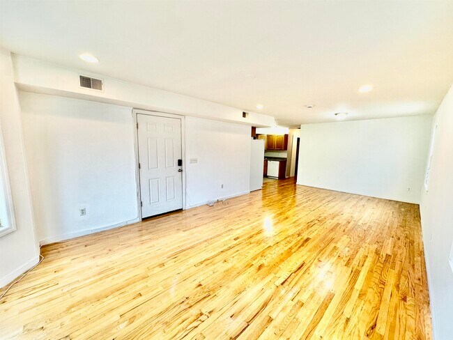 Building Photo - 53 Williams Ave