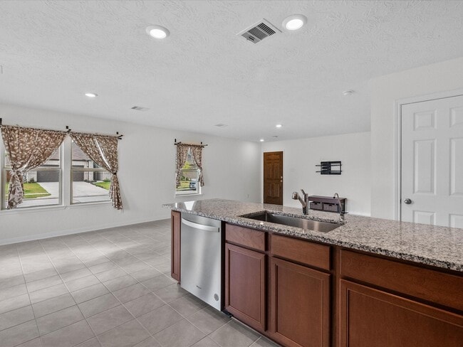 Building Photo - 713 Allana Ln