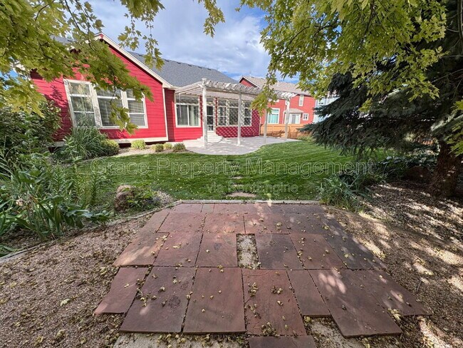 Building Photo - 222 Saxony Rd