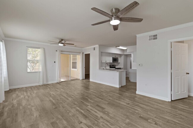 Building Photo - Newly updated 2 Bed / 2 Bath condo availab...
