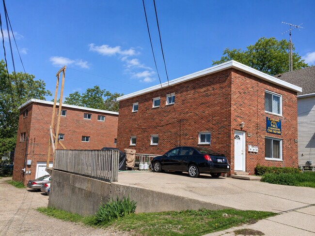 Building Photo - 536 S 4th Ave