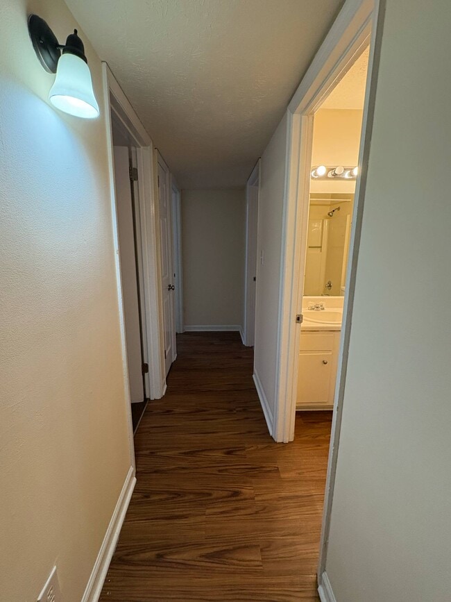 Building Photo - 1717 Oshea St