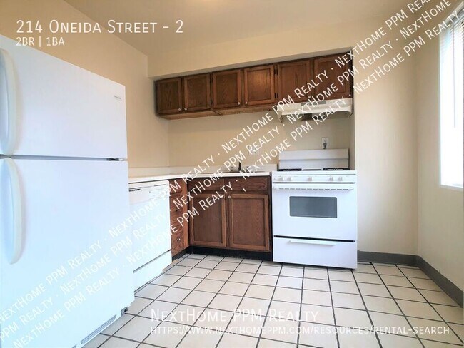 Building Photo - 214 Oneida St