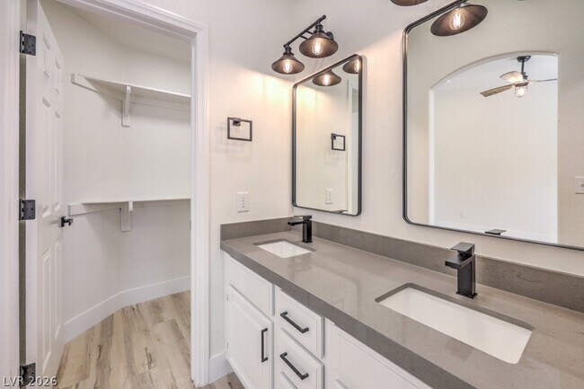 Building Photo - 1712 Pinion Mesa Ct