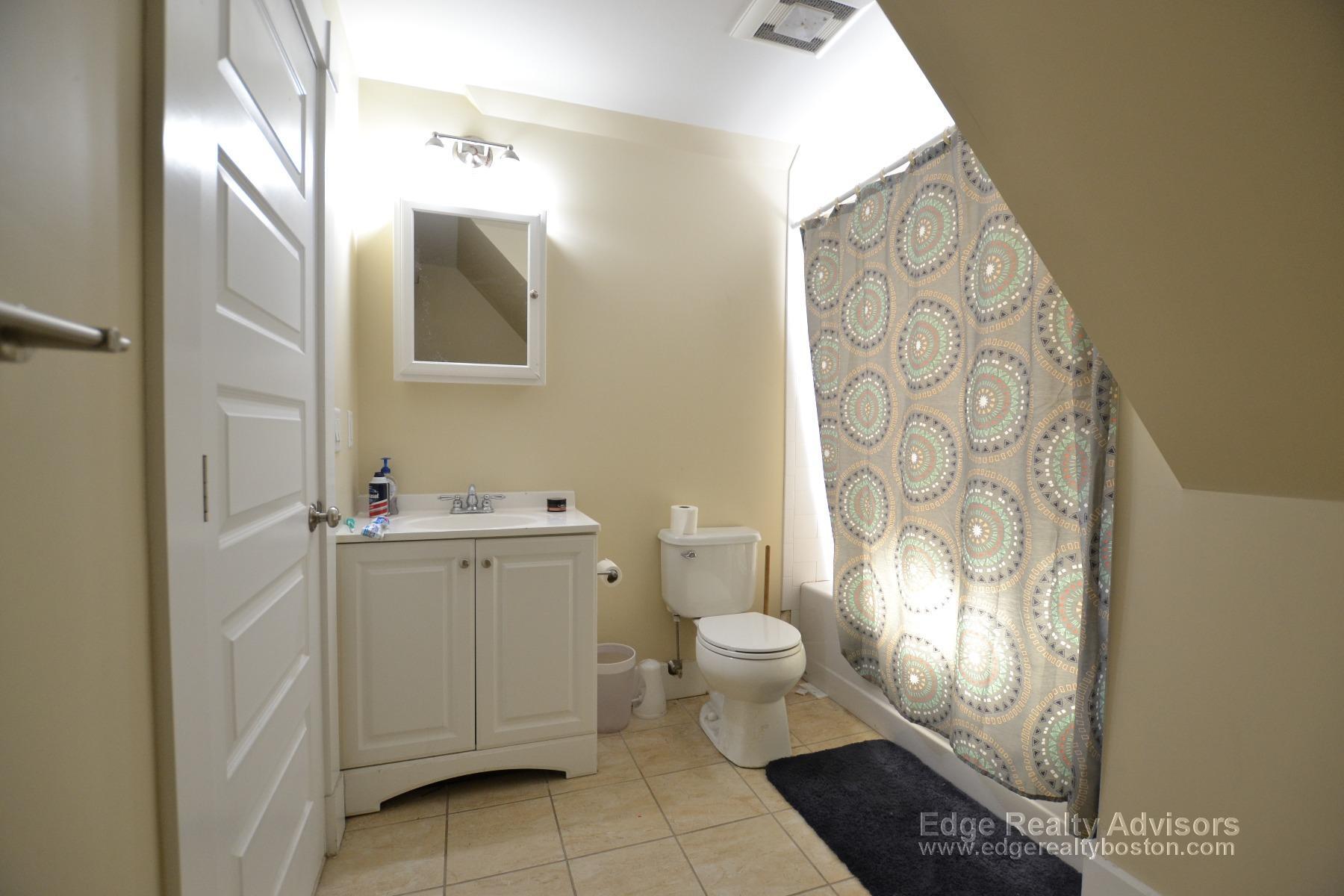 Building Photo - 73 Leicester St