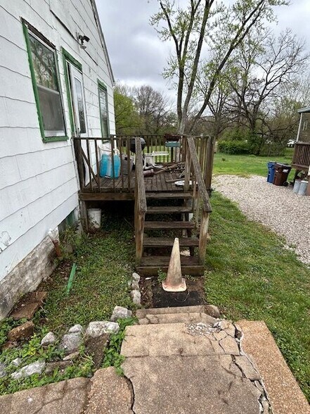 Building Photo - 342 S Dade Ave