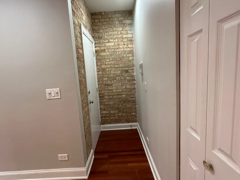 Building Photo - 1360 W Estes Ave