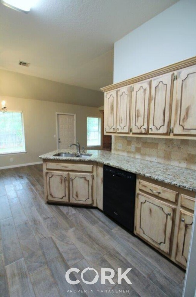 Building Photo - 927 Castle Rd