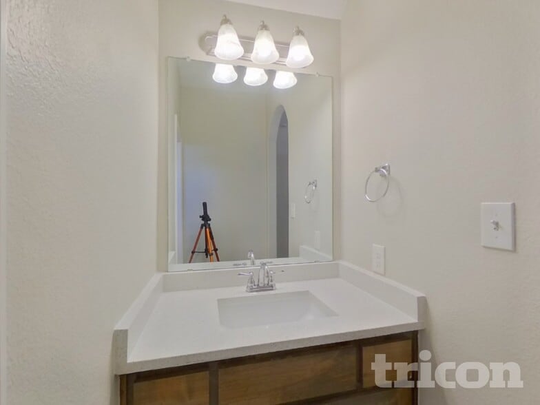 Building Photo - 5301 Runnymede Ct