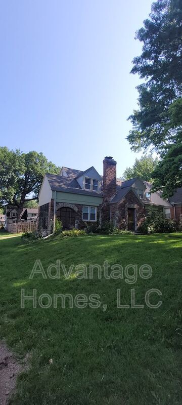Primary Photo - 200 E 73rd Terrace