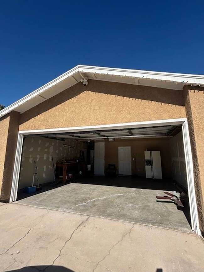 Building Photo - Spacious 3-Bedroom, 2-Bath Home with Modern Upgrades