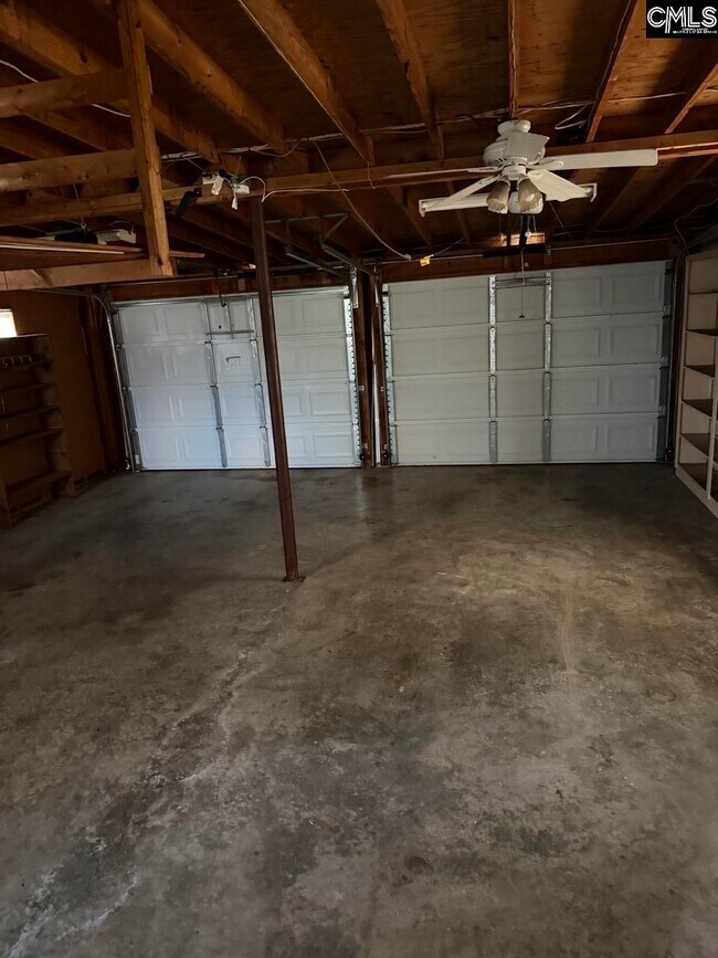 Building Photo - 511 Shady Ln