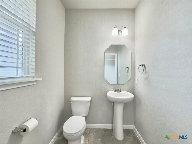 Building Photo - 308 Craters of the Moon Blvd