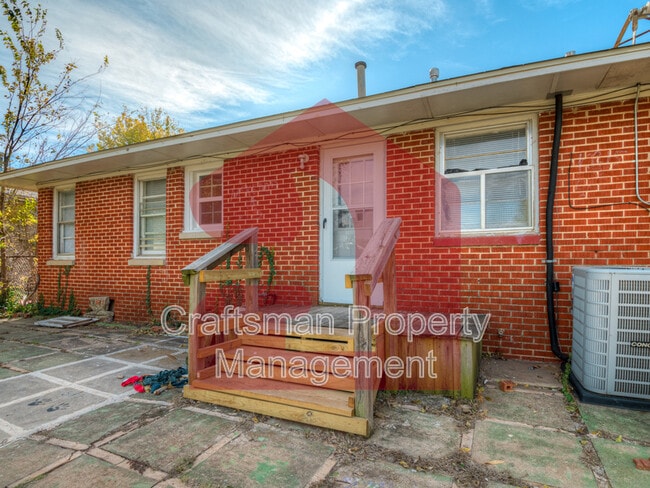 Building Photo - 2017 Downing St
