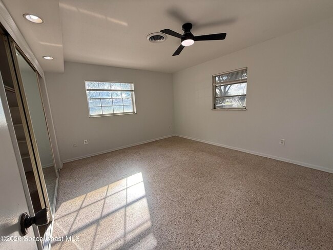 Building Photo - 1412 Overlook Terrace