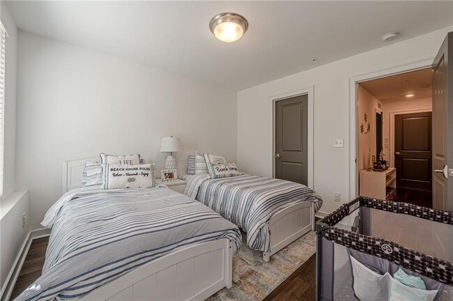 Building Photo - 515 Burton Dr