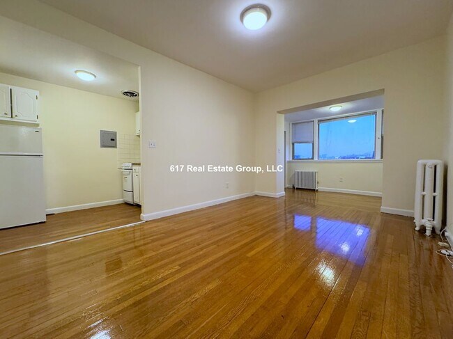 Primary Photo - 1315 Commonwealth Ave
