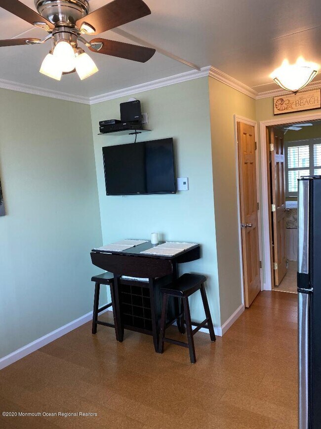 Building Photo - 1515 Boulevard