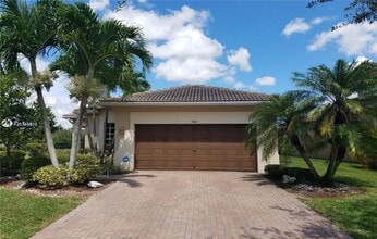 Building Photo - 7884 NW 123rd Ave