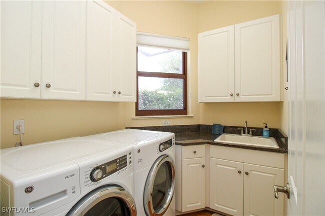 Building Photo - 7711 Santa Margherita Way