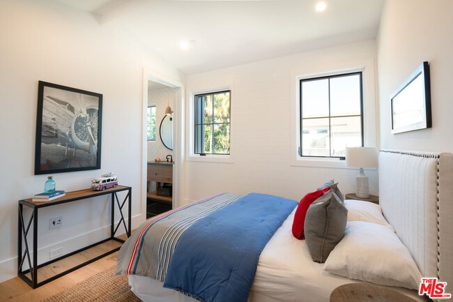 Building Photo - 12561 Westminster Ave