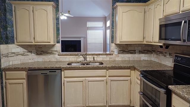 Building Photo - 3051 Renaissance Ct