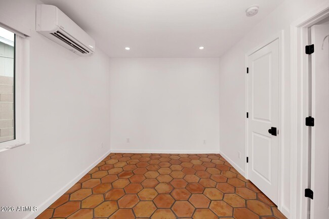 Building Photo - 4228 N 44th Pl