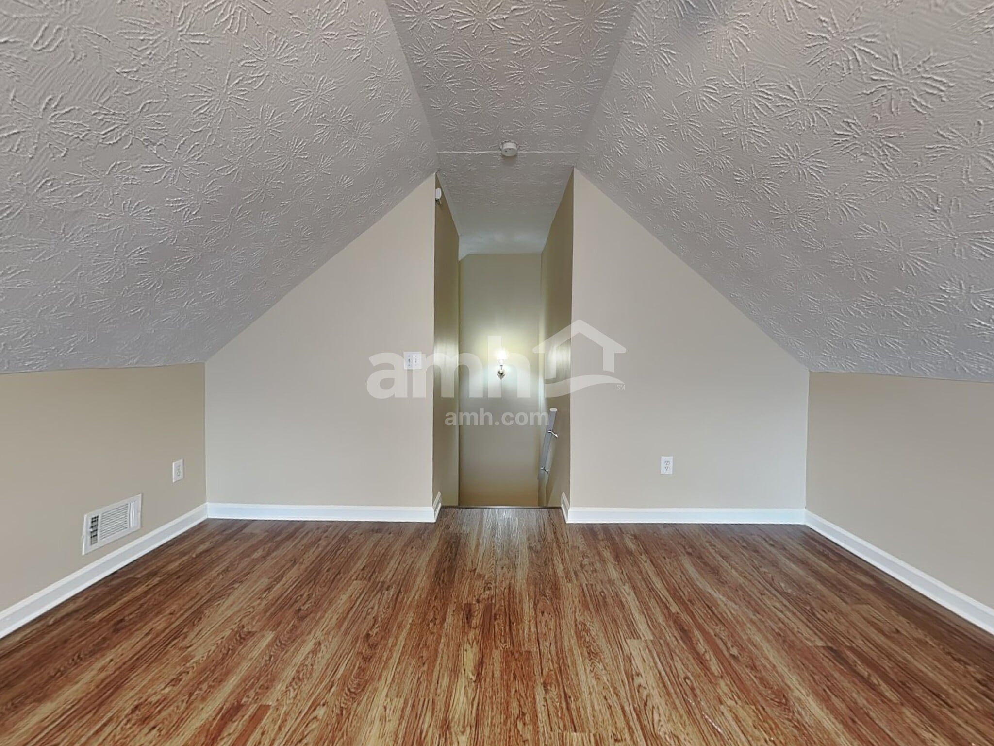 Building Photo - 1160 Hillary Ln