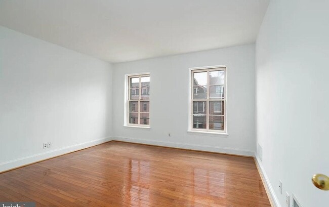 Building Photo - 1717 Green St