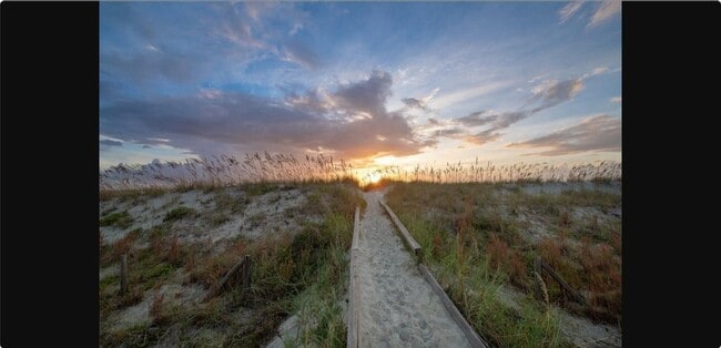 Building Photo - 210 Sixteenth St