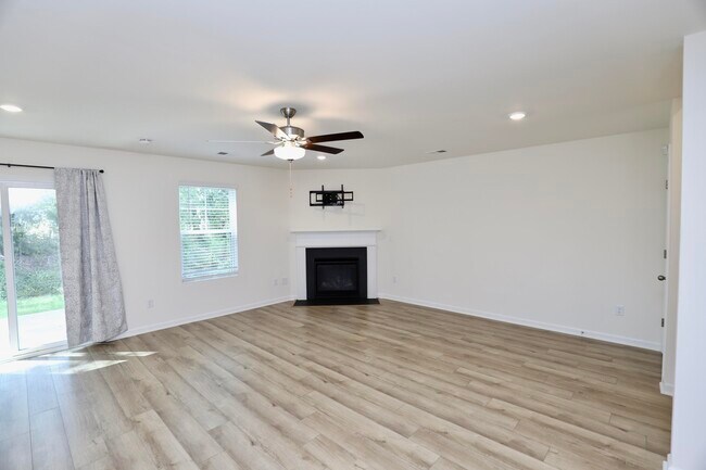 Building Photo - 1718 Canopy Dr