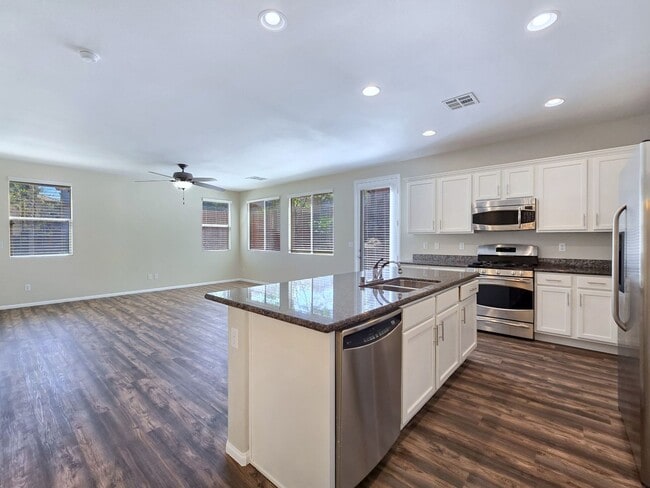 Building Photo - 5389 Hollymead Dr