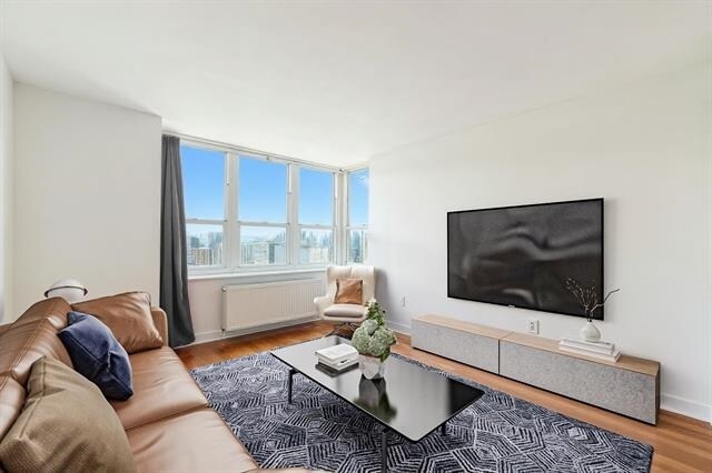 Building Photo - 88 Morgan St