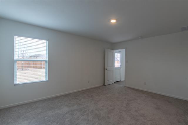 Building Photo - 1605 Parlier St