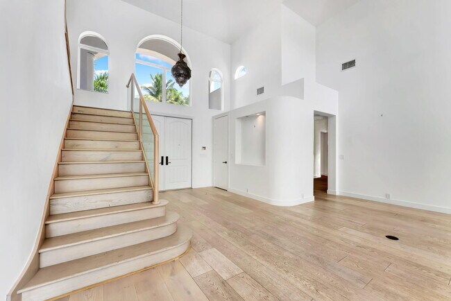 Building Photo - 1026 Seasage Dr