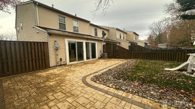 Building Photo - 8 Cosgrove Ct