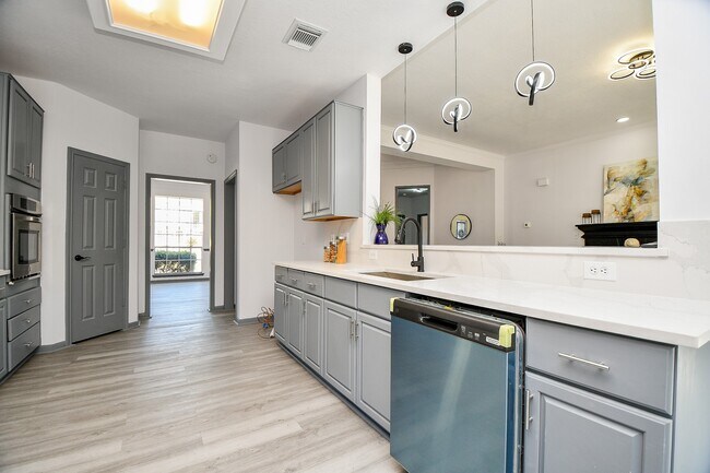 Building Photo - 20011 Polly Creek Way